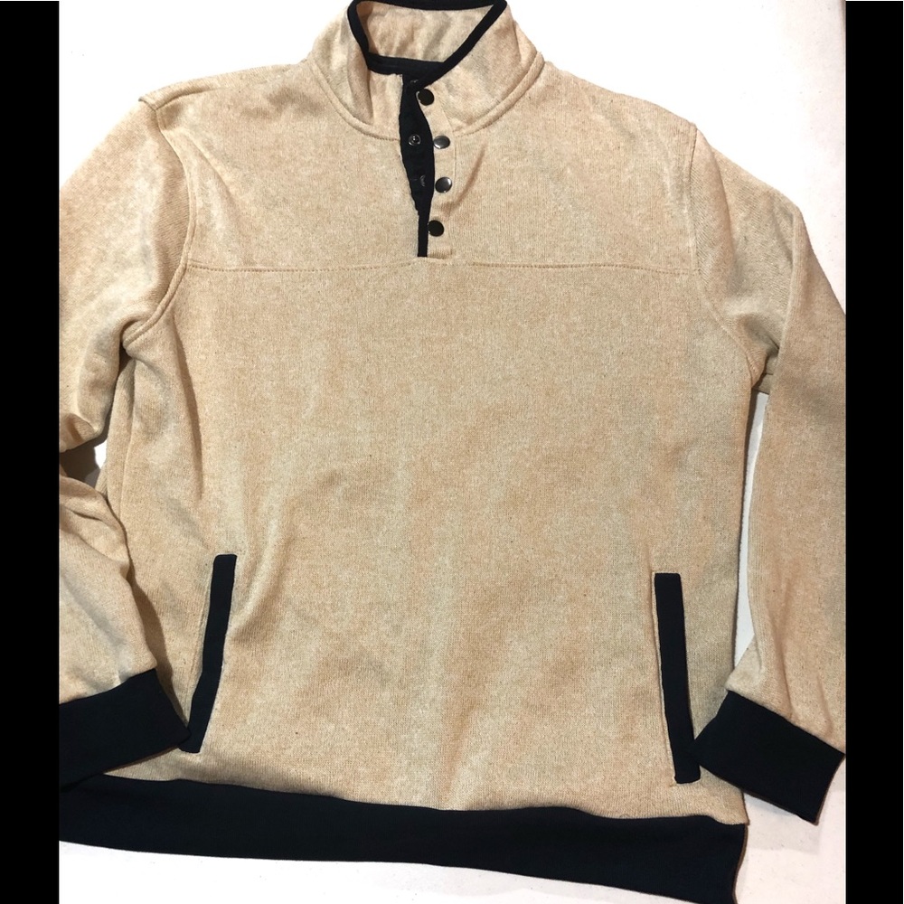 Mens XL soft sweater with front pockets